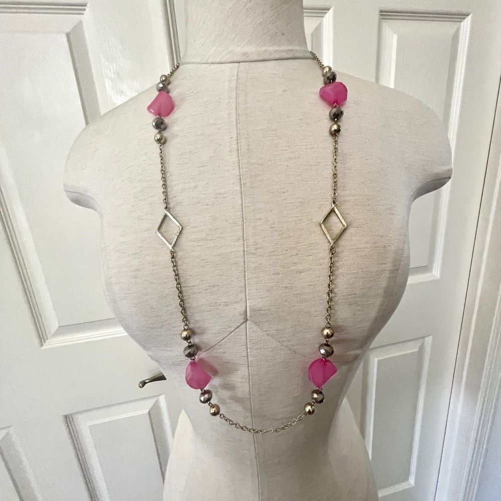 Gold tone pink beaded long necklace